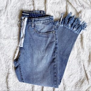 👖 Cropped Hem Frayed Blue Jeans 👖